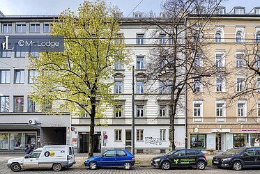 Edificio de apartamentos de época bajo orden de conservación: Apartamento alquilado de 2,5 habitaciones