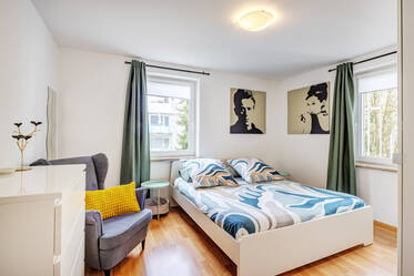 Piso de dos habitaciones situado justo en la plaza Hohenzollernplatz