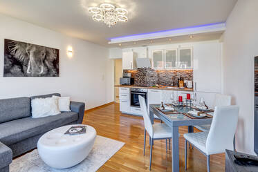 Se alquila un bonito, tranquilo y luminoso apartamento en Laim