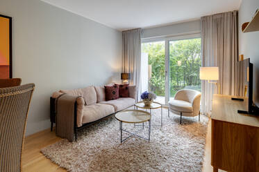 Luminoso y acogedor apartamento en planta baja en alquiler.