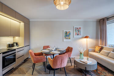 Vida urbana: acogedor apartamento en alquiler en un barrio de lujo.