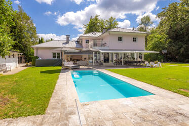 Villa familiar con piscina en Oberhaching
