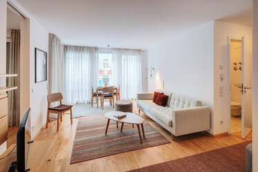 Glockenbachviertel: Luminoso apartamento de dos habitaciones con balcón