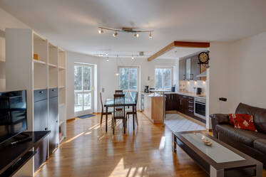 Amplio apartamento de 2 habitaciones con garaje dúplex.